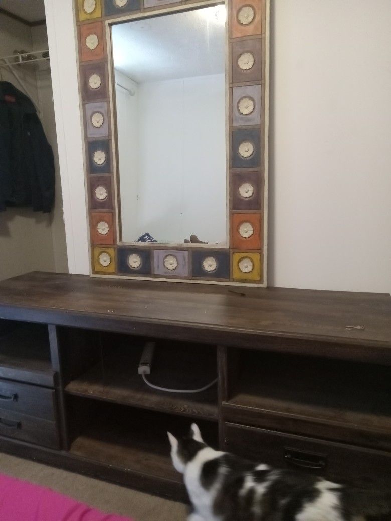 Dresser With Mirror