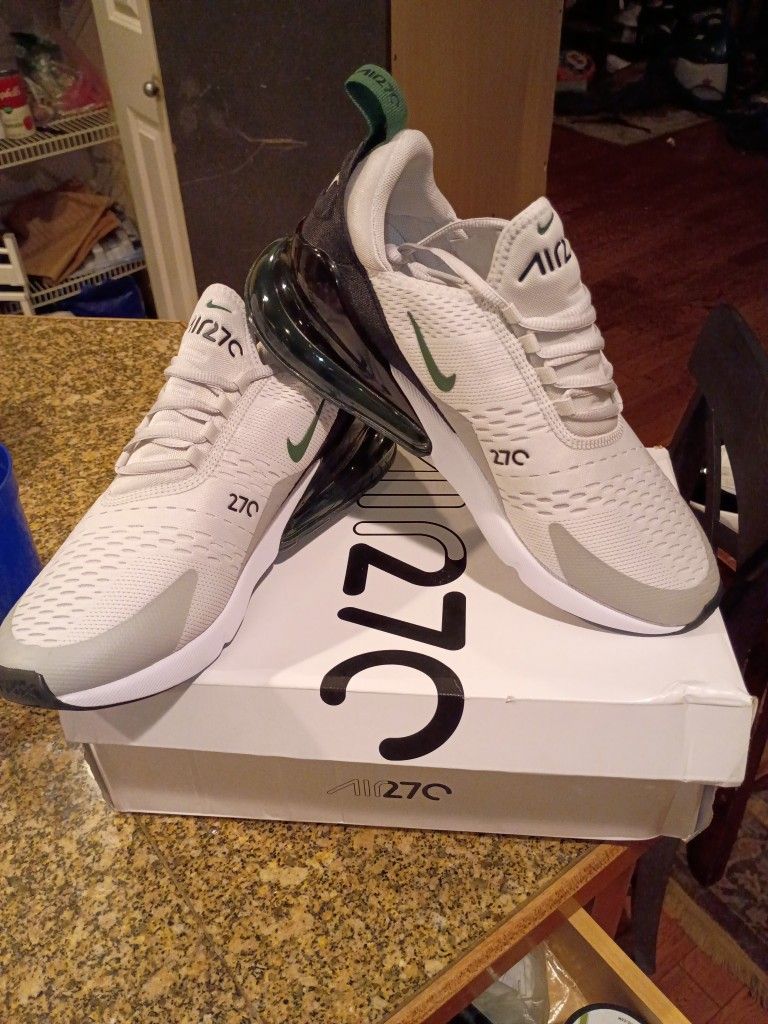 Brand New Air Max 270s Men's Size 10