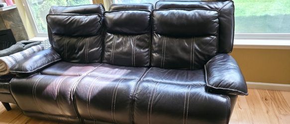 Almost new leather 3-seater reclining sofa for sale! 🛋️ #Sofa #Furniture #Recliner