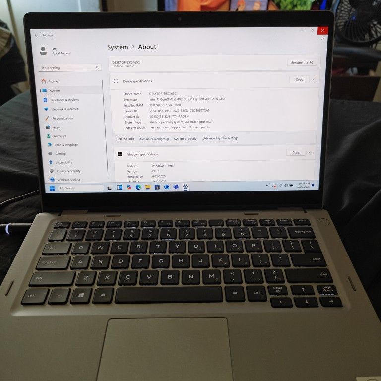 Slightly Used Dell Notebook 2 In 1 Turns Into A Tablet Also