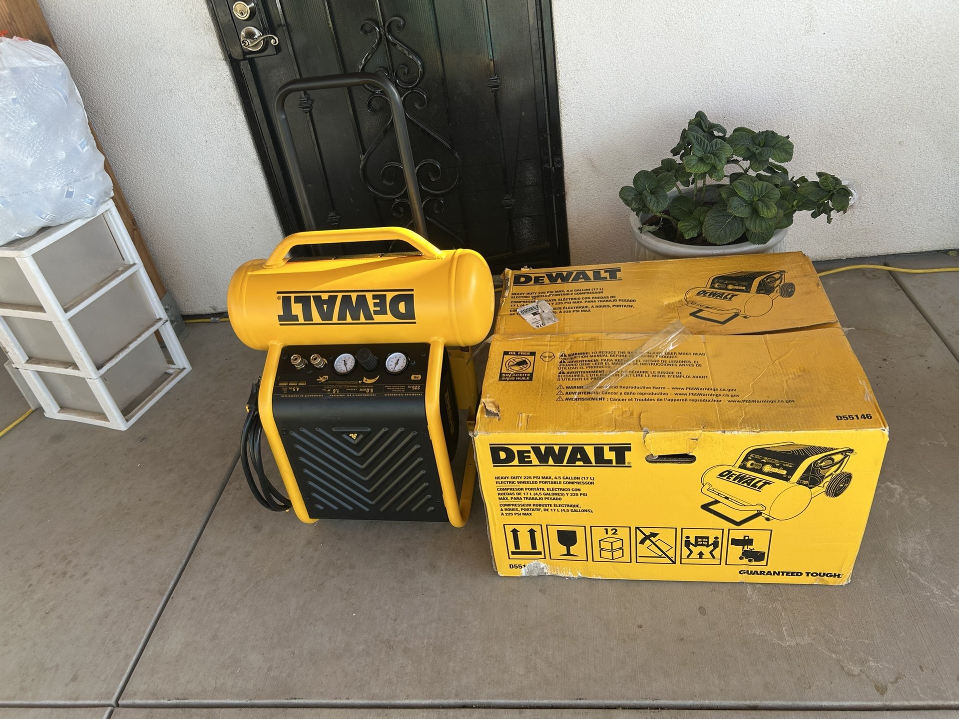 DEWALT 4.5 Gal. Portable Electric Air Compressor