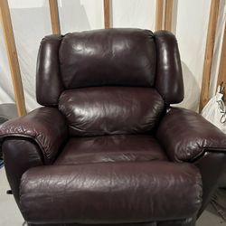Manual Recliner: w/Baseball Stitching 