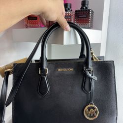Michael Kors Crossbody Purse Black & Gold $120