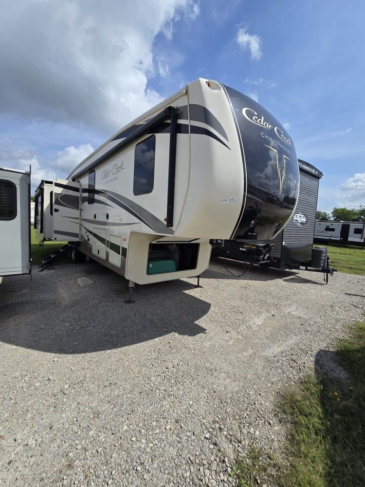 2020 Forest river Cedar creek