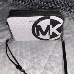 Mk Purse Blk & White