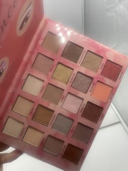 Rose Romance Beautiful Makeup/ Eye pallet