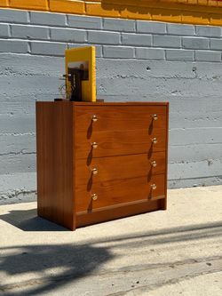 Mid-Century Modern 4-Drawer Teak Chest / Dresser