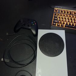 Xbox Series S With the Controller