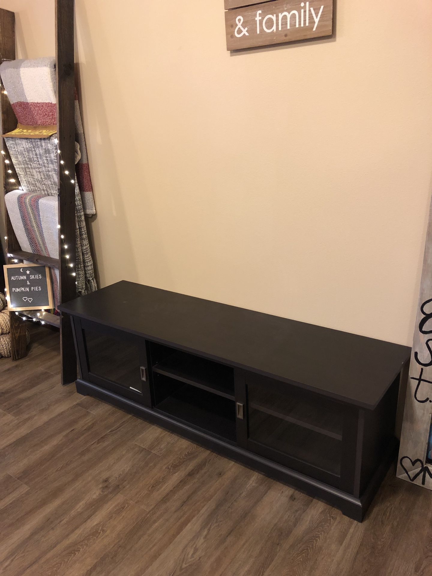 Tv stand