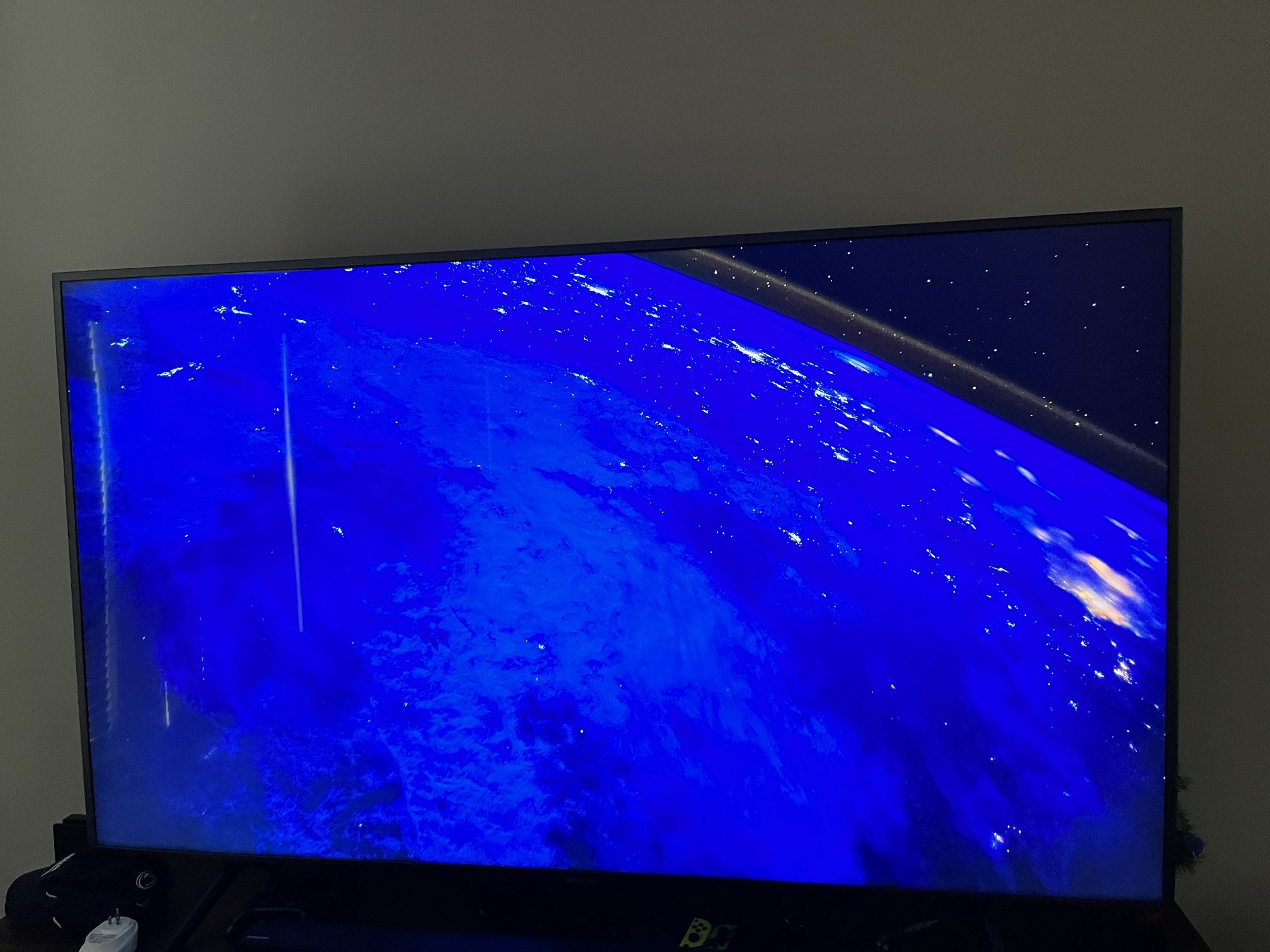 Samsung 75" 4K Ultra HD Smart LED HDR TV UN75NU7200 Like New