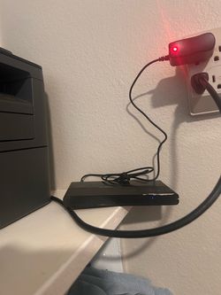 4-Port HDMI Splitter Box - Duplicates 1 Screen to 4 TVs