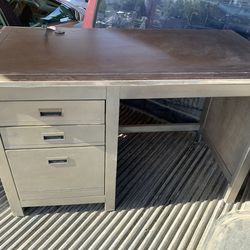 Desk w/ USB port $25.00.   Chino, ca