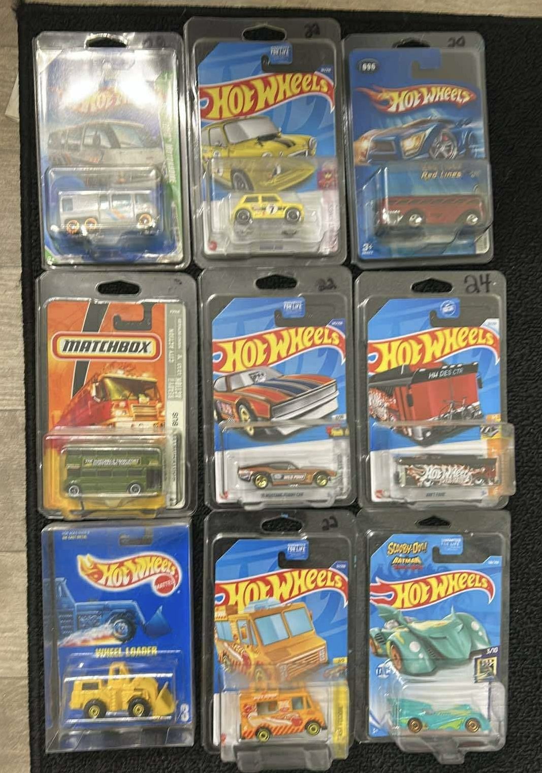9 Hot Wheels Cars