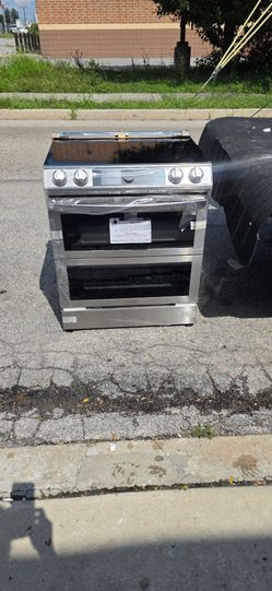 Brand new Samsung Flex double oven electric range