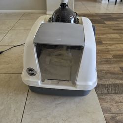 Litter Incubator w/ Heat Lamp & Temp Control w/ Humidifier – Like New