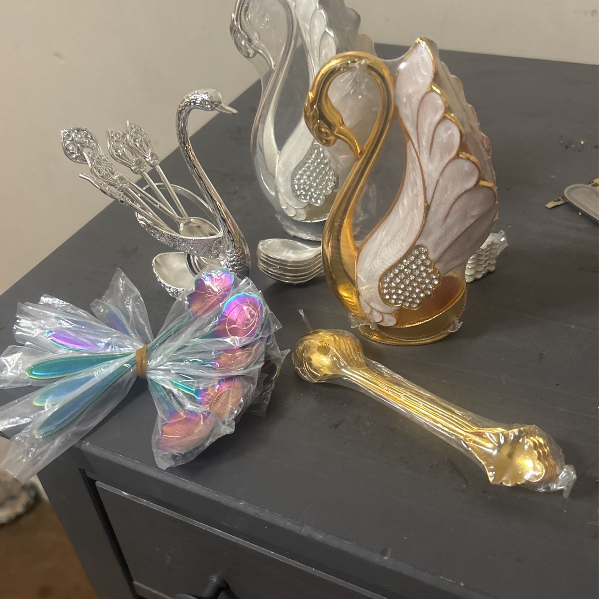 I don’t know what these are but they look nice and you can have them like $25