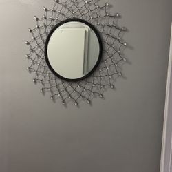 WALL  MIRROR GOOD DEAL!👌🏽