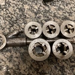Toledo Pipe Threading Machine 5 Dies 1 Ratchet Head 3/4” 1/2” 3/8” 1/4” 1/8” VTG