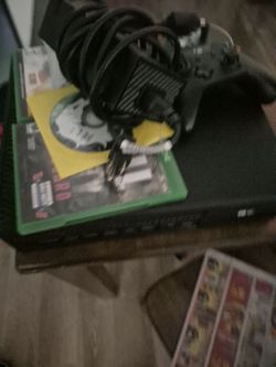 Xbox One 500GB 4 games and a controller
