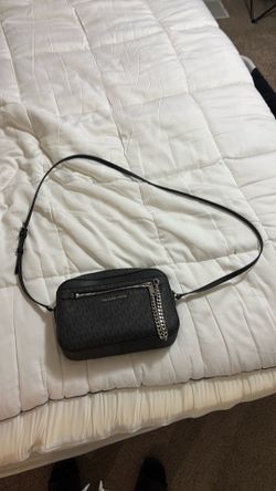Micheal Kors purse