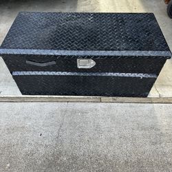 DeeZee Chest Tool Box