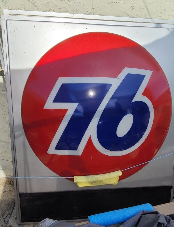 Large 76 Union Unocal Gas Station Sign