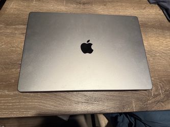 Late 2021 Apple MacBook Pro with Apple M1 Pro chip (16 inch, 32GB RAM, 1TB SSD