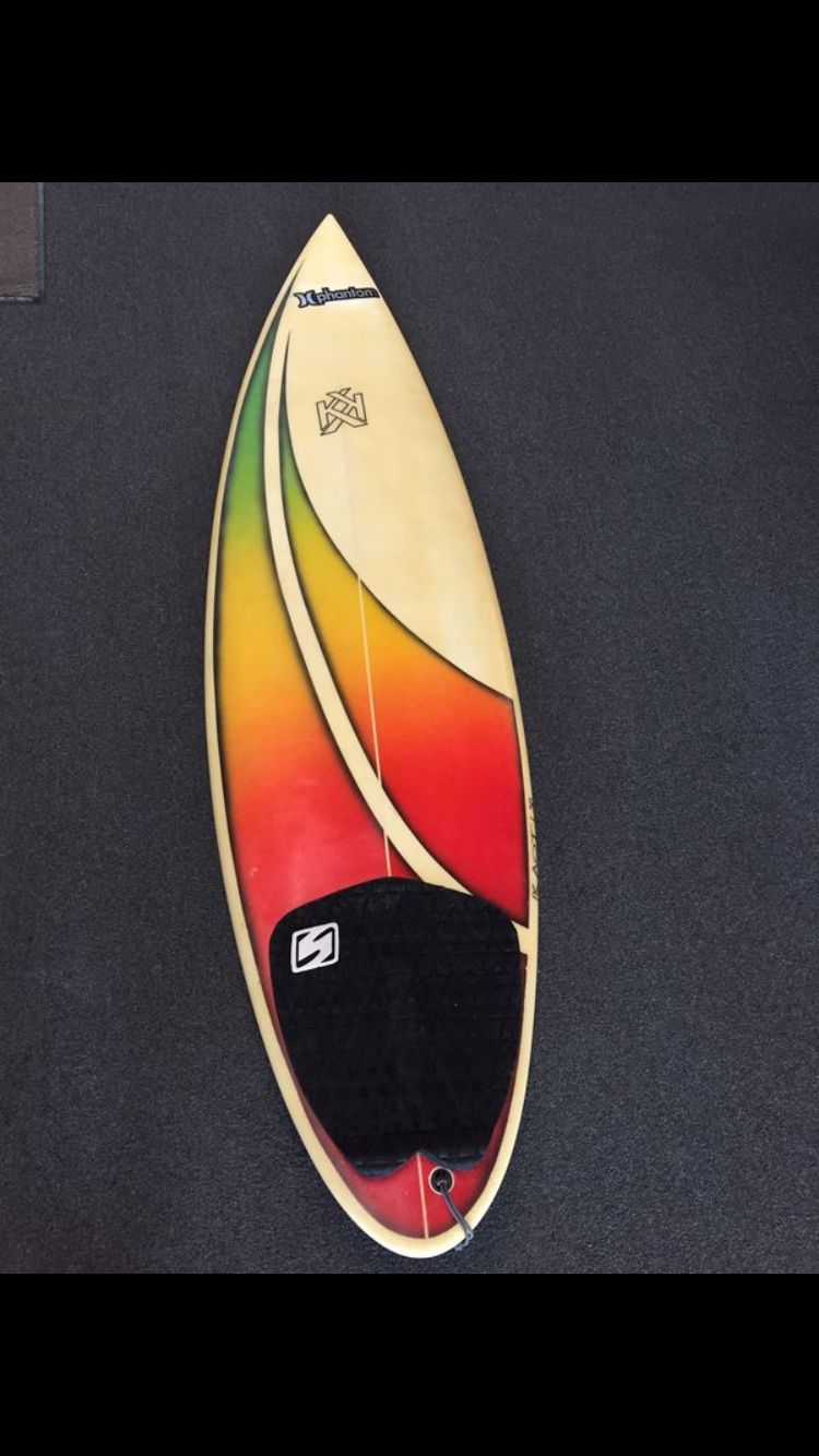 Kaotik 5’11” thruster surfboard surfing