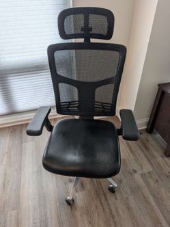 Ergonomic Chair by UPLIFT Desk
