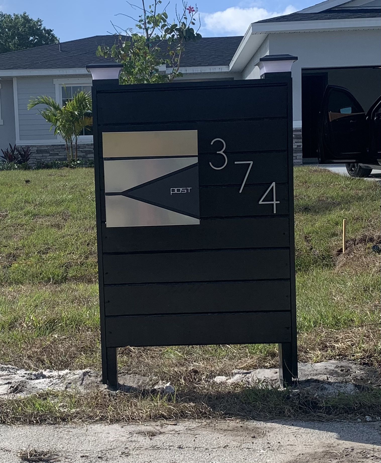 Modern Mailbox