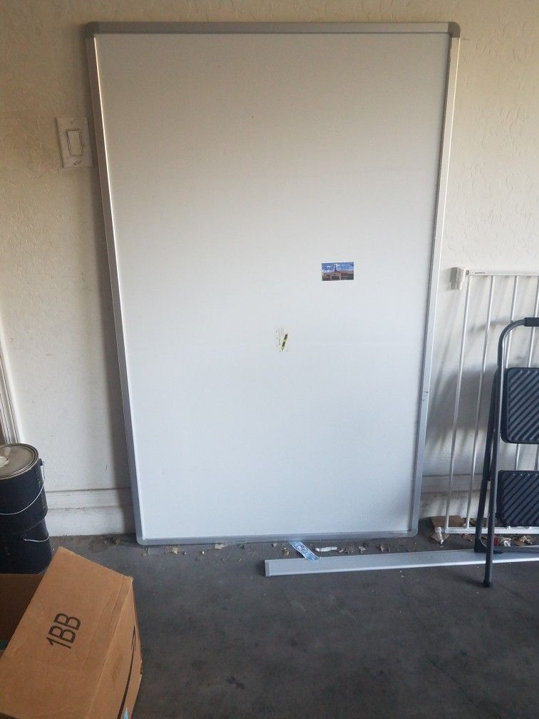3x5 White Magnetic Dry Erase Board (1)