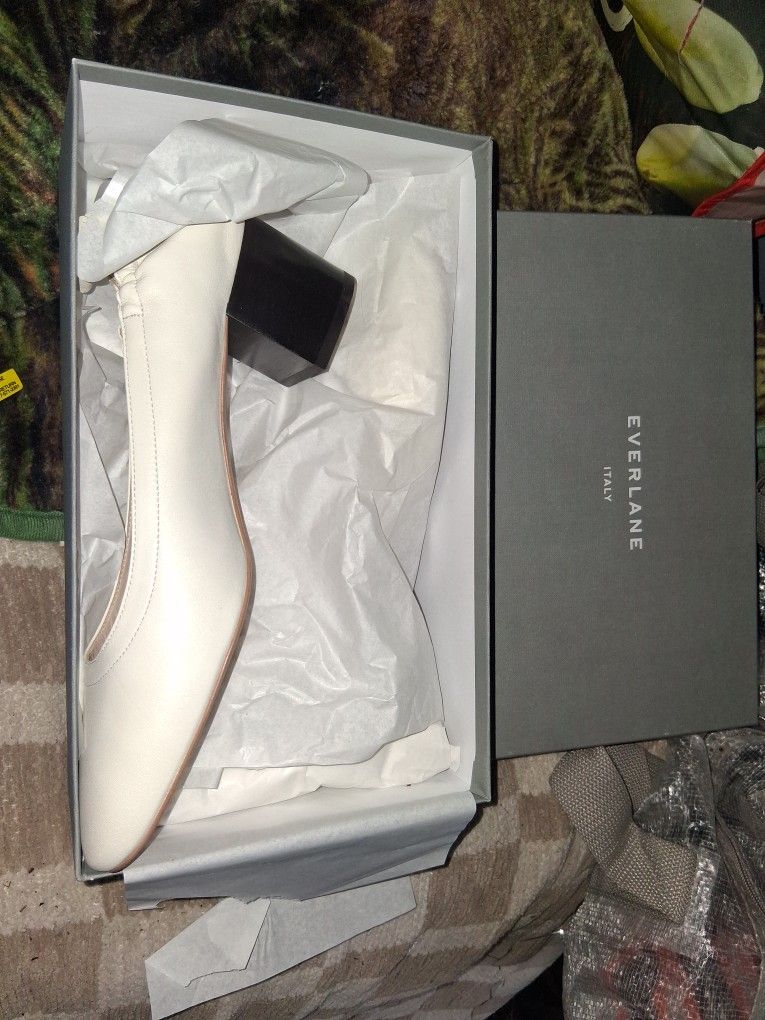 Brand New Ladies Size 9 Shoes