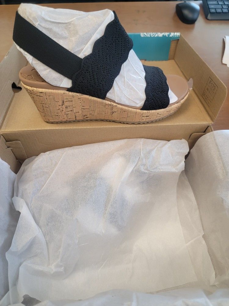 Skechers Cali Wedge Sandal Woman's Size 7