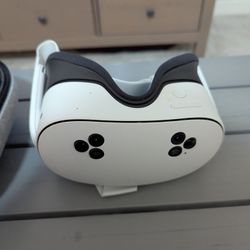 Meta Quest 3S - 128GB VR Headset