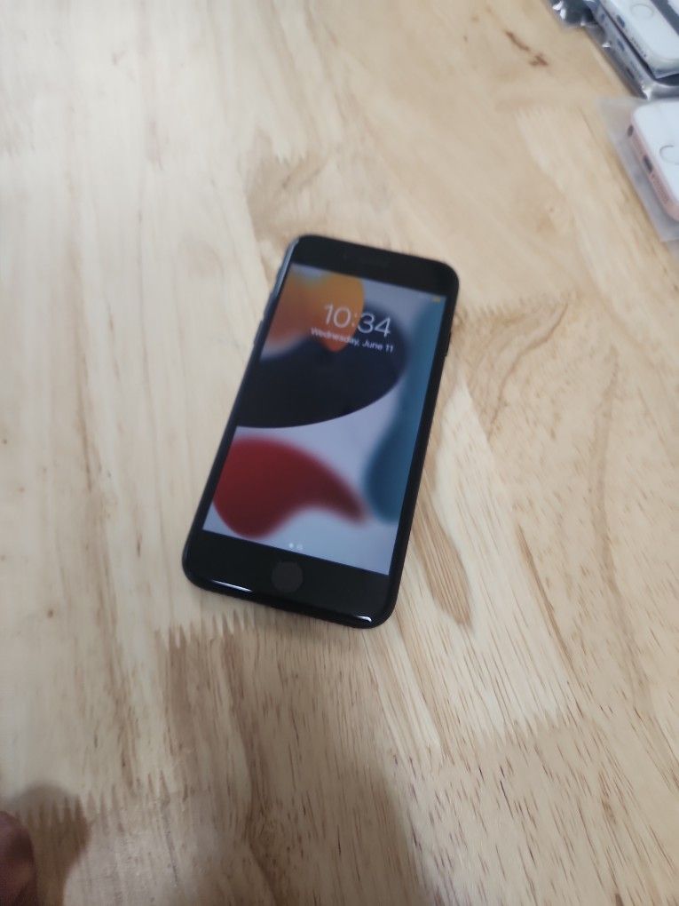 IPHONE 7 32GB UNLOCK ANY SIM