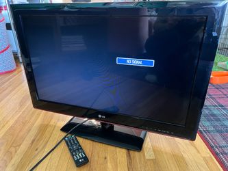 32” LG TV with remote works great!