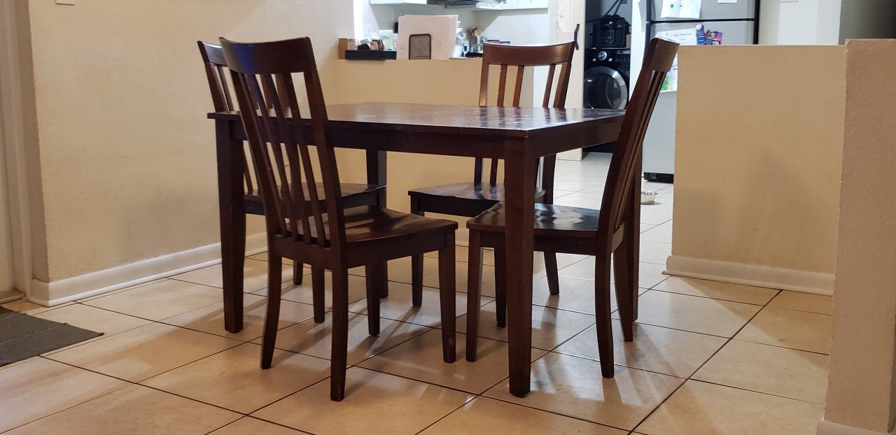 Table With Chairs. Asking $60 Or Best Offer