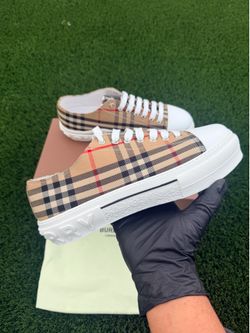 Burberry shoes