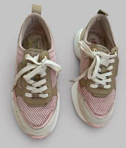 Women’s Sneakers