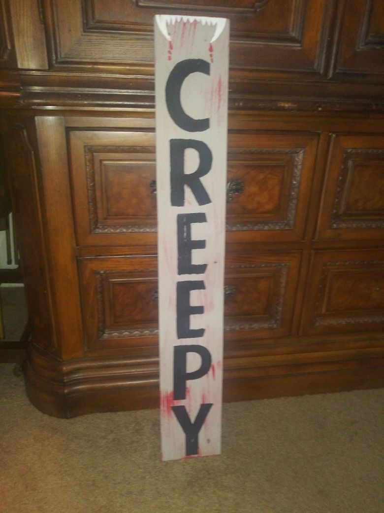 3 ft tall "Creepy" Halloween sign
