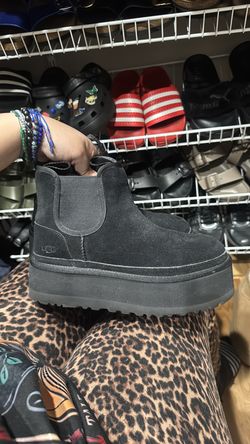Like new Ugg Chelsea Platforms