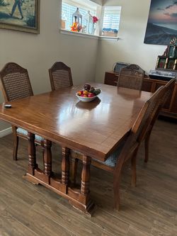 Dinning table with 5 chairs
