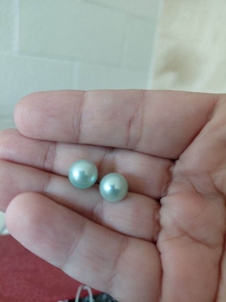 Mint Colored Pearl Earrings.