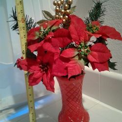 Artificial flowers in pot , Great for the Holidays. Asking $ 15 or Best offer