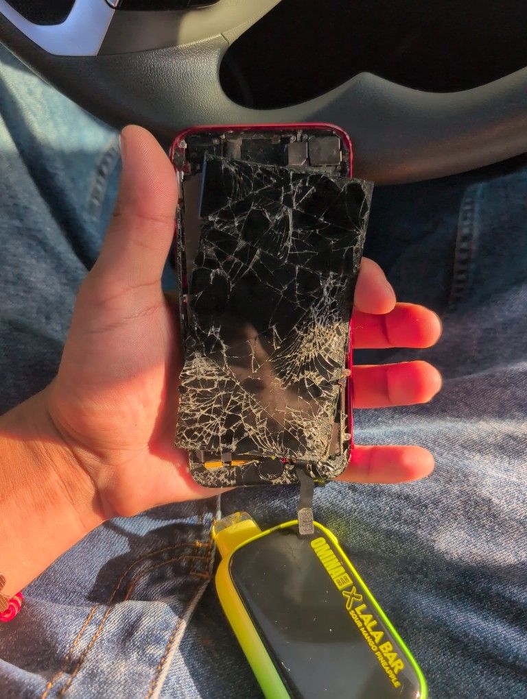 Broke iPhone 11 Cheap