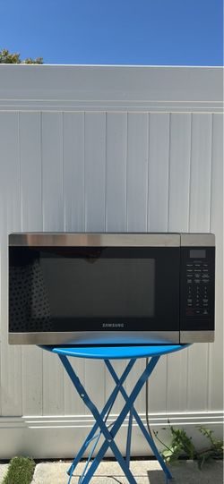 Samsung 1.9 Cu Ft Stainless Steel Microwave – Sensor Cook – Works Great