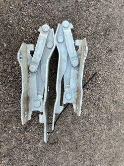 KIA SOUL FRONT RIGHT AND LEFT HOOD HINGES OEM 2014-2019