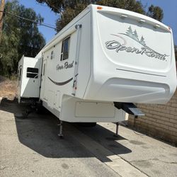 2005 Open Road 35ft Fifth Wheel Trailer