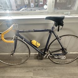 Cannondale pedal bike (bicycle)