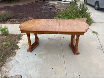 FREE - Curb Pickup - Dining Room Table